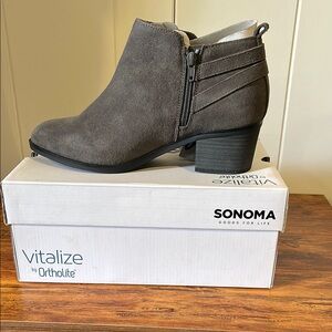 Sonoma Women's Gray Ankle Boots